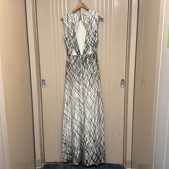 BCBG floor length open back dress - Picture 4 of 6